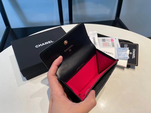 シャネル財布全体デザイン